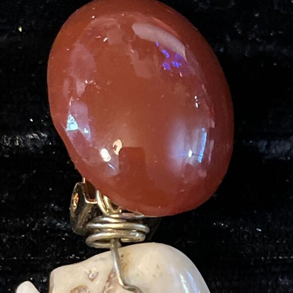 Vintage Carnelian Agate & Carved Bovine Bone Rhinoceros Clip On Earrings - Picture 4 of 7